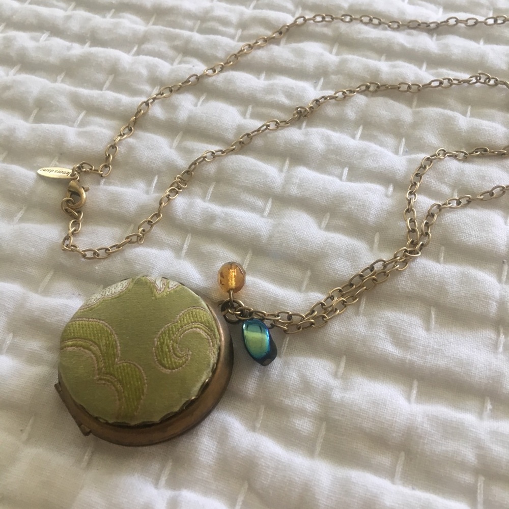 ANTHROPOLOGIE locket necklace